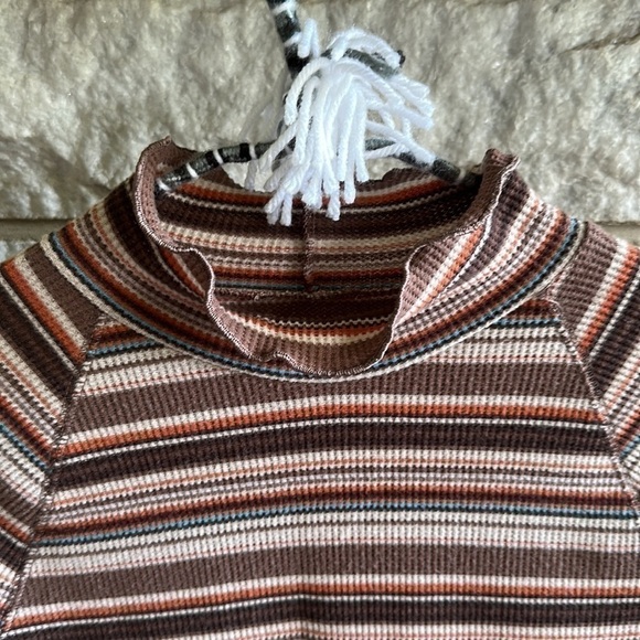 SO mock neck long sleeve rubbed top multicolor size medium - Picture 2 of 7